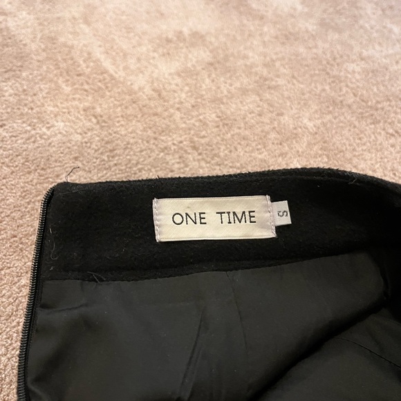 Faux Wool Mini Skirt with Pockets - Picture 2 of 6